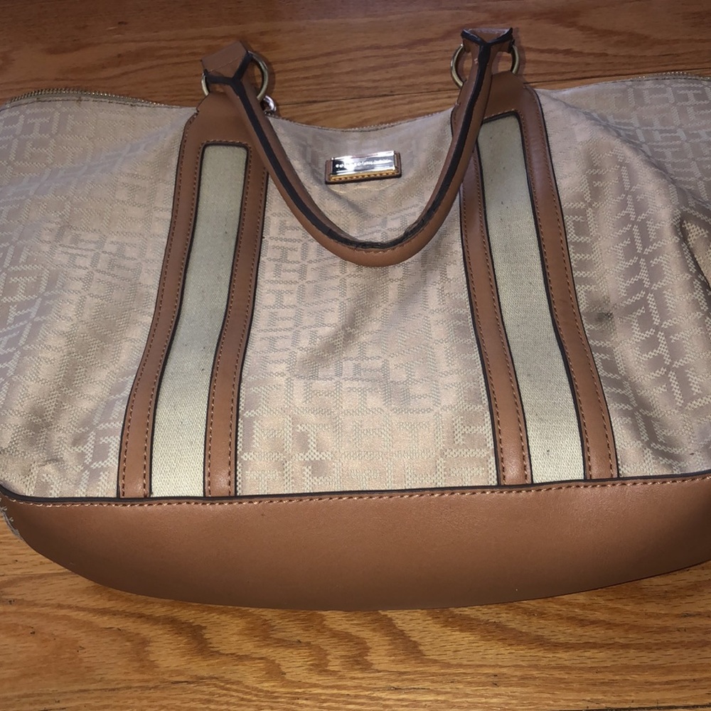 Tommy Hilfiger bag